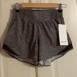 Lululemon hottie hot high rise 4”in shorts